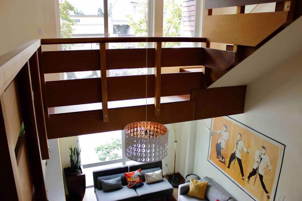 Holiday home Huge & Fun Artist's Loft - 5 Levels! *