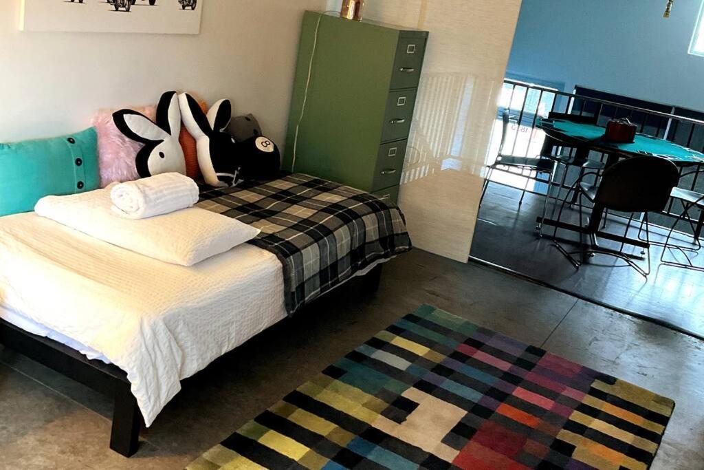 Holiday home Huge & Fun Artist's Loft - 5 Levels! *